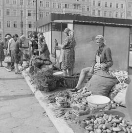 uliczna sprzedaż warzyw