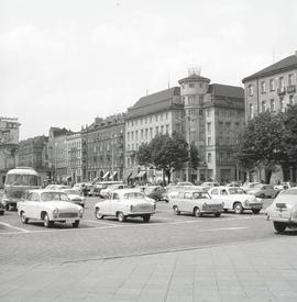 Parking przed Dworcem Głównym PKP we Wrocławiu