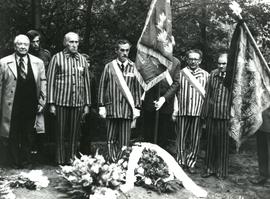 Ekshumacja zmarłych więźniów KL Gross-Rosen z żyjącymi uczestnikami tamtych wydarzeń