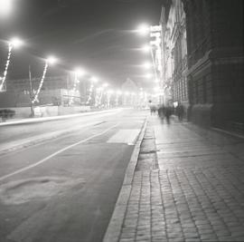 Ulica Piłsudskiego we Wrocławiu nocą